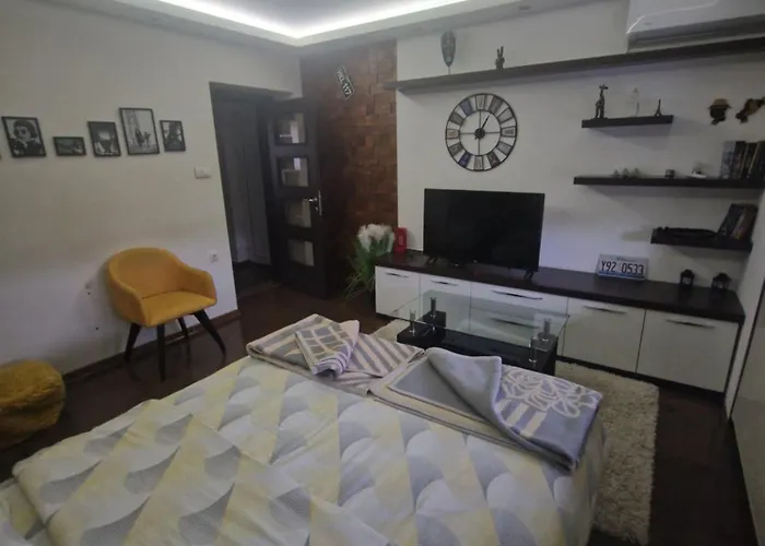 アパート Leon ゴルニ・ミラノヴァツ